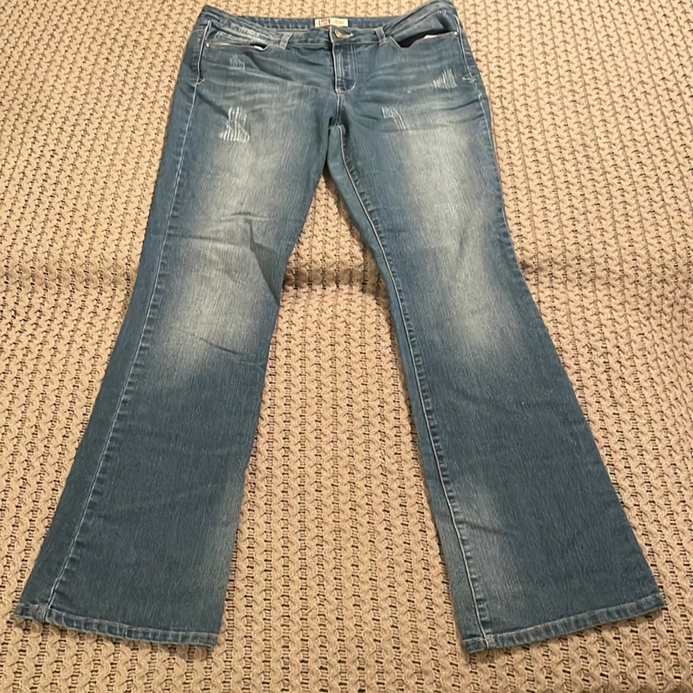 Lei Felicia low rise bootcut jeans. Size 15 long